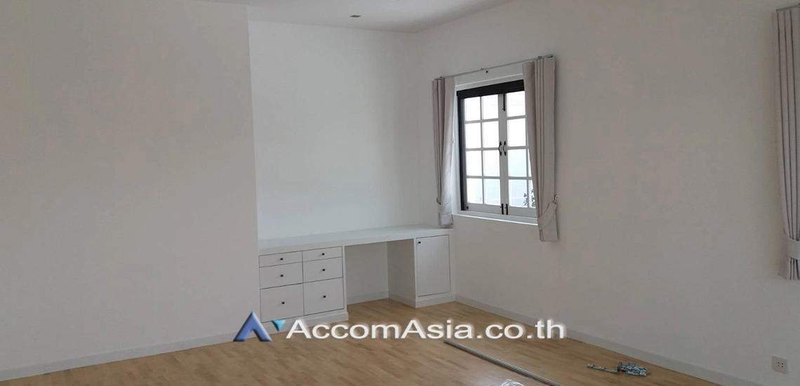 unitPet friendly |  4 Bedrooms  Townhouse For Rent & Sale in Sukhumvit, Bangkok  (AA18162)
