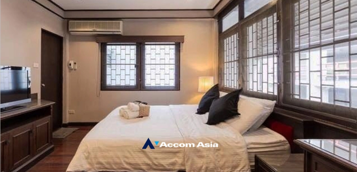 6  4 br House For Rent in Sukhumvit ,Bangkok BTS Ekkamai AA18163