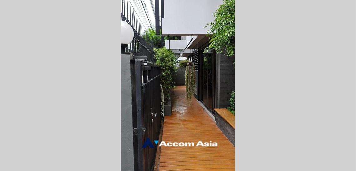 12  4 br House For Rent in Sukhumvit ,Bangkok BTS Ekkamai AA18163