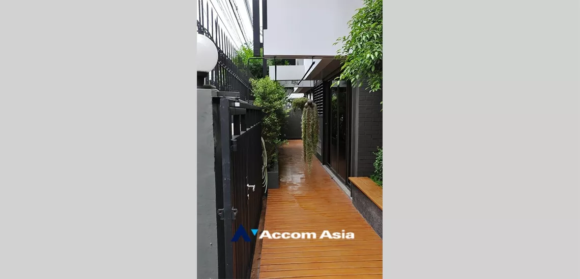 12  4 br House For Rent in sukhumvit ,Bangkok BTS Ekkamai AA18163