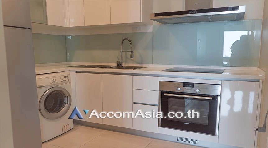 unit 3 Bedrooms  Condominium For Rent in Sukhumvit, Bangkok  near BTS Phrom Phong (AA18185)