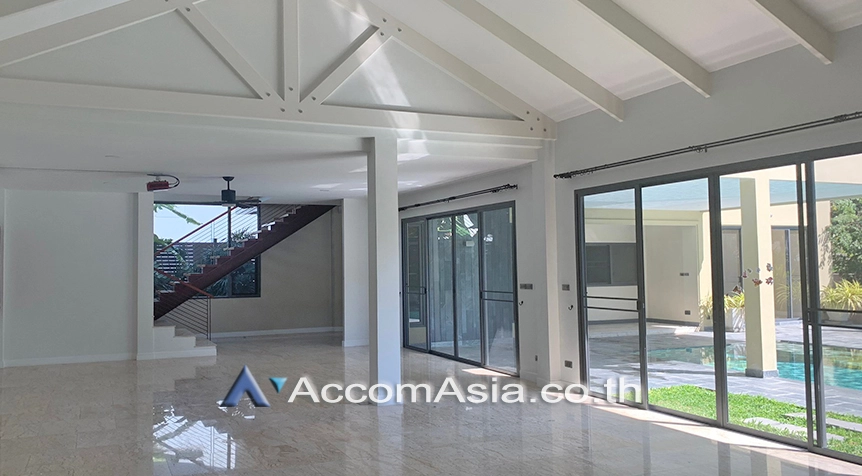 unitHome Office, Garden |  5 Bedrooms  House For Rent & Sale in Sukhumvit, Bangkok  near BTS Phrom Phong (AA18187)