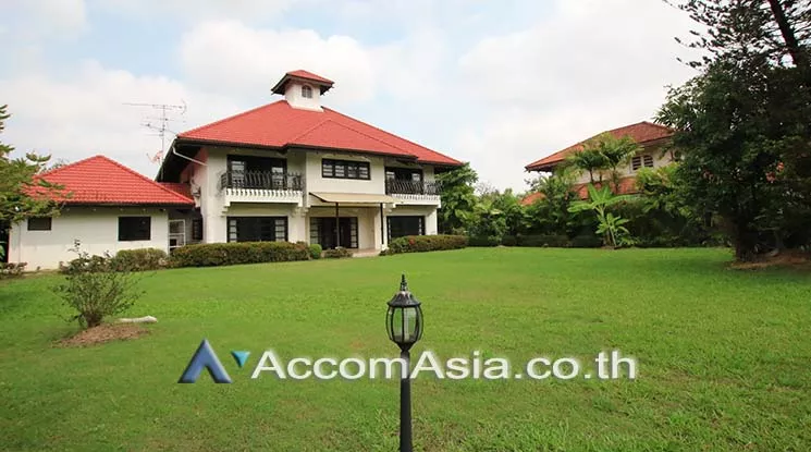  5 Bedrooms  House For Rent in ,   near BTS Bang Na (50231)