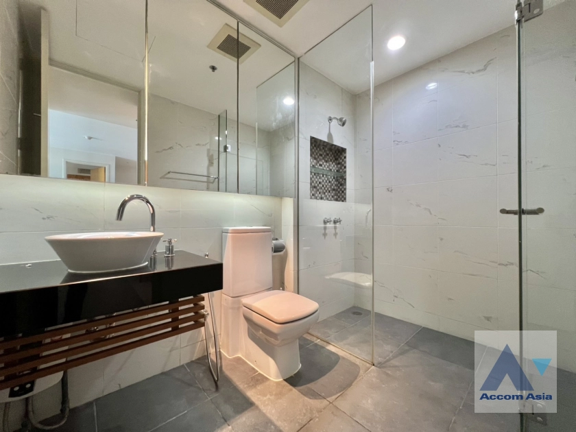 10  2 br Condominium For Rent in Silom ,Bangkok MRT Silom - BTS Sala Daeng at The Legend Saladaeng AA18221