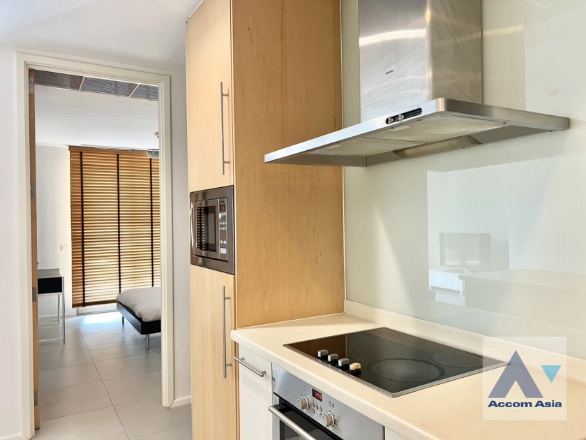 4  2 br Condominium For Rent in Silom ,Bangkok MRT Silom - BTS Sala Daeng at The Legend Saladaeng AA18221