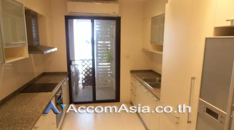 unit 2 Bedrooms  Condominium For Rent in Silom, Bangkok  near BTS Sala Daeng - MRT Silom (AA18222)