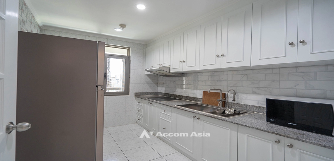 unit 3 Bedrooms  Condominium For Rent in Sukhumvit, Bangkok  near BTS Phrom Phong (AA18235)