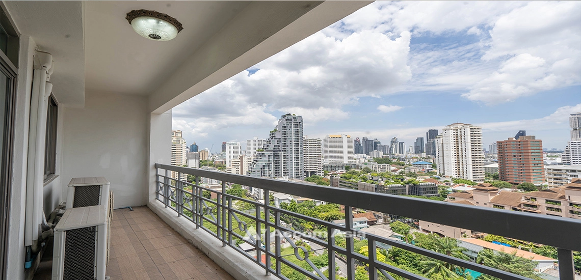 4  3 br Condominium For Rent in Sukhumvit ,Bangkok BTS Phrom Phong at Royal Castle Sukhumvit 39 AA18235