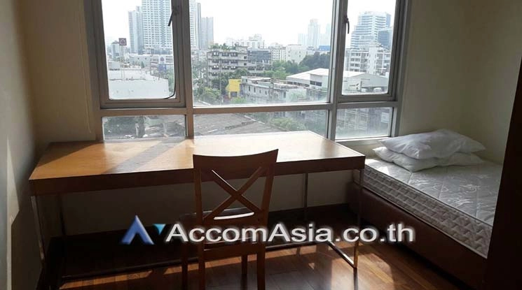 unit 2 Bedrooms  Condominium For Rent in Sukhumvit, Bangkok  near BTS Phra khanong (AA18270)