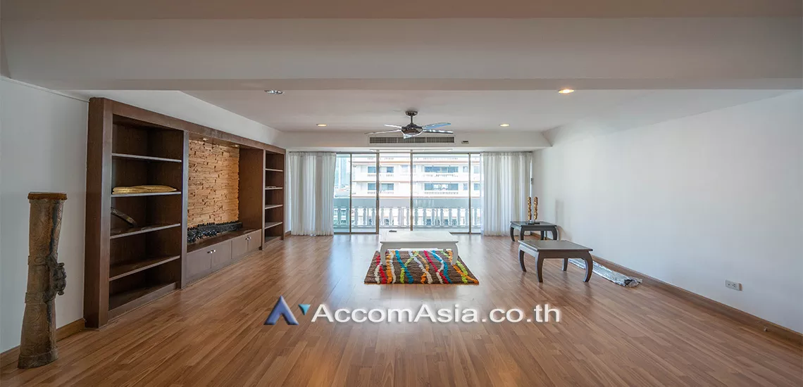  1  3 br Apartment For Rent in Sukhumvit ,Bangkok BTS Asok - MRT Sukhumvit at Family Apartment with Lake View AA18281