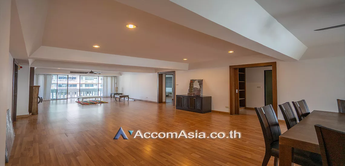  1  3 br Apartment For Rent in Sukhumvit ,Bangkok BTS Asok - MRT Sukhumvit at Family Apartment with Lake View AA18281