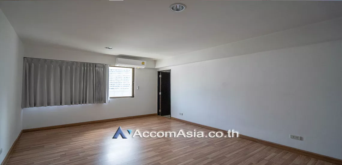 9  3 br Apartment For Rent in Sukhumvit ,Bangkok BTS Asok - MRT Sukhumvit at Family Apartment with Lake View AA18281