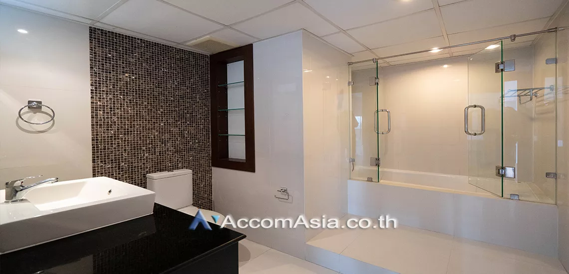 14  3 br Apartment For Rent in Sukhumvit ,Bangkok BTS Asok - MRT Sukhumvit at Family Apartment with Lake View AA18281