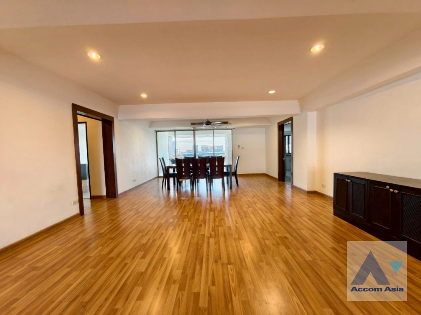  1  3 br Apartment for rent and sale in Sukhumvit ,Bangkok BTS Asok - MRT Sukhumvit at Family Apartment with Lake View AA18281