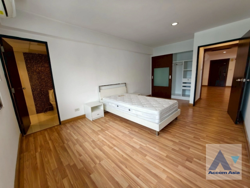17  3 br Apartment for rent and sale in Sukhumvit ,Bangkok BTS Asok - MRT Sukhumvit at Family Apartment with Lake View AA18281