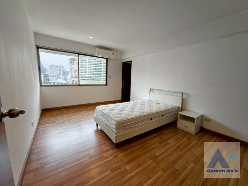 16  3 br Apartment for rent and sale in Sukhumvit ,Bangkok BTS Asok - MRT Sukhumvit at Family Apartment with Lake View AA18281