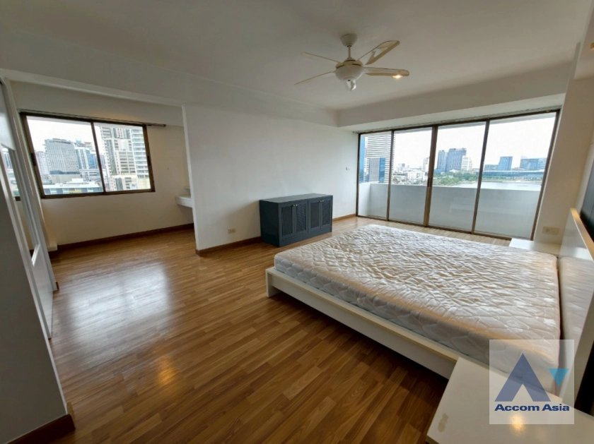 18  3 br Apartment for rent and sale in Sukhumvit ,Bangkok BTS Asok - MRT Sukhumvit at Family Apartment with Lake View AA18281