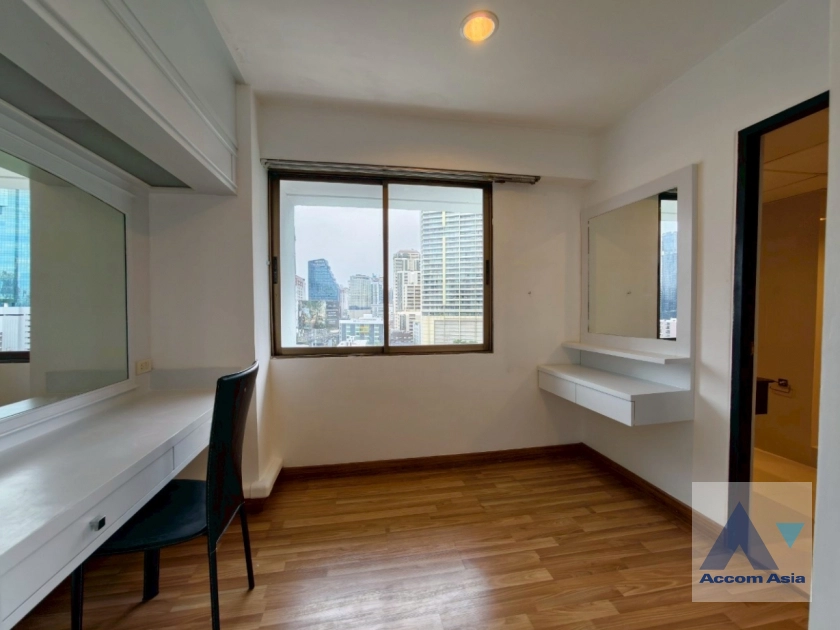 7  3 br Apartment for rent and sale in Sukhumvit ,Bangkok BTS Asok - MRT Sukhumvit at Family Apartment with Lake View AA18281