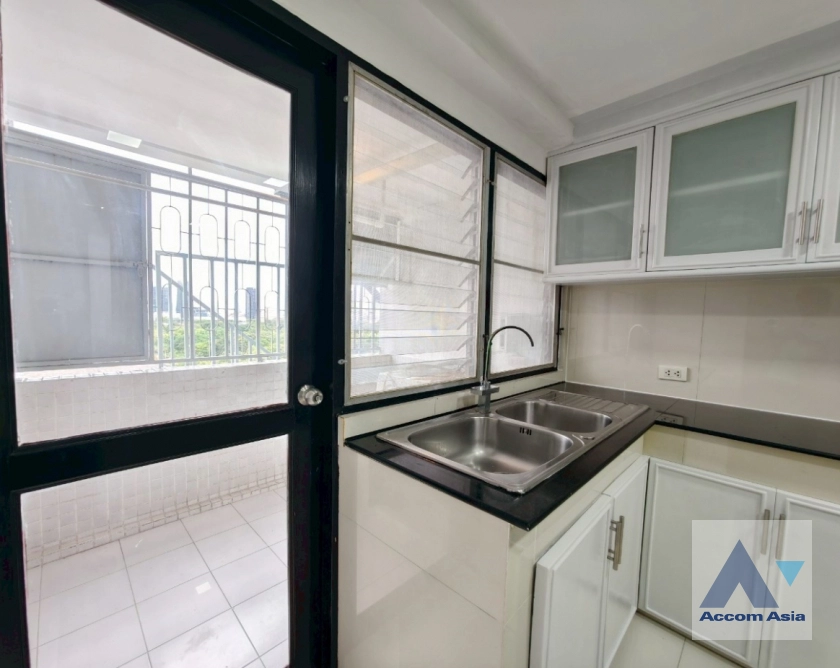 9  3 br Apartment for rent and sale in Sukhumvit ,Bangkok BTS Asok - MRT Sukhumvit at Family Apartment with Lake View AA18281
