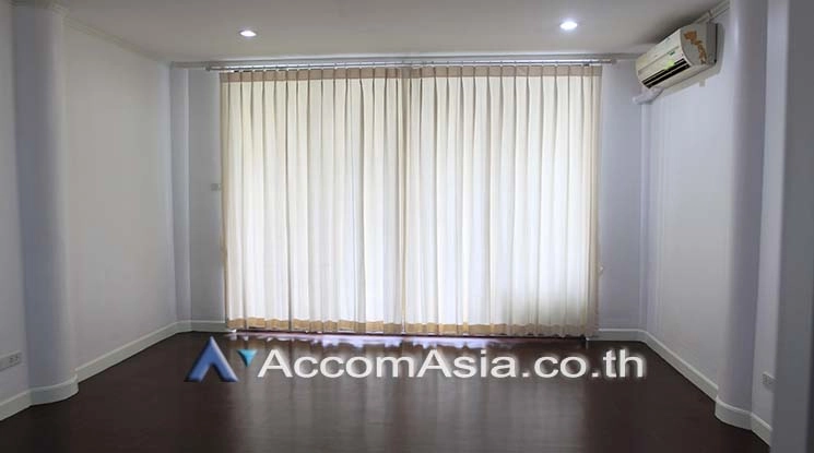 unitHome Office |  4 Bedrooms  Townhouse For Rent in Sukhumvit, Bangkok  near BTS Nana (AA18310)
