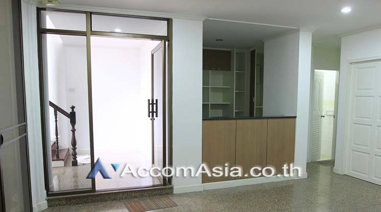 15  4 br Townhouse For Rent in Sukhumvit ,Bangkok BTS Nana AA18310