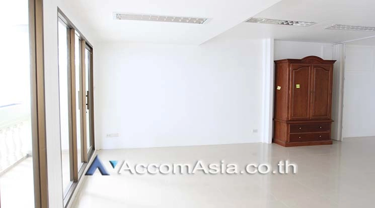 13  4 br Townhouse For Rent in Sukhumvit ,Bangkok BTS Nana AA18310