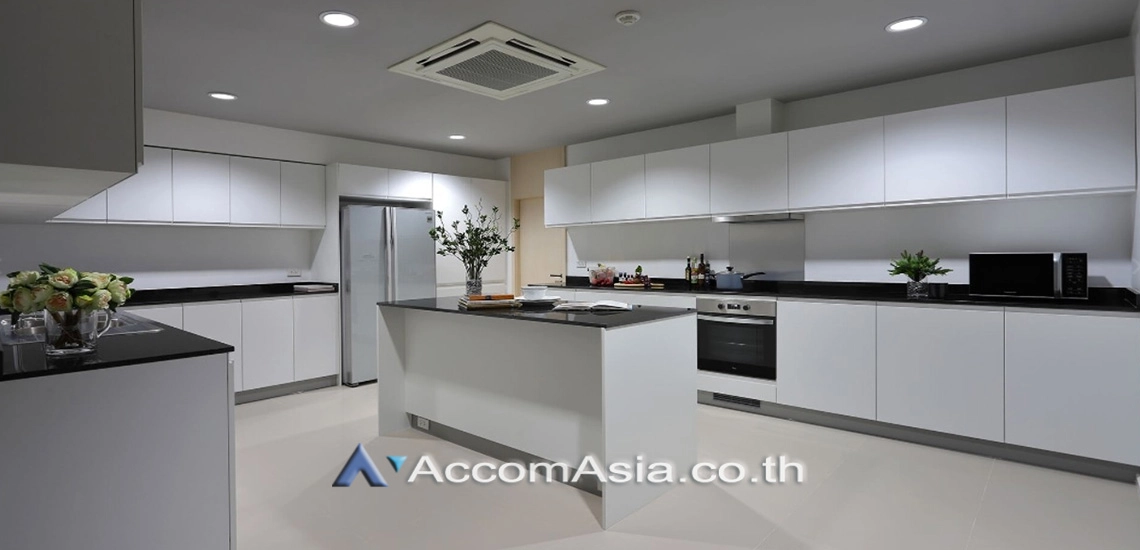 unitPet friendly |  3 Bedrooms  Apartment For Rent in Sukhumvit, Bangkok  near BTS Phrom Phong (AA18316)