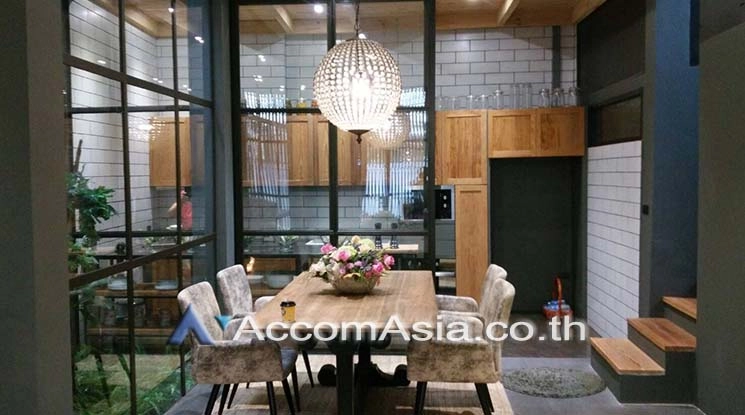  1  3 br House for rent and sale in Sathorn ,Bangkok BTS Surasak AA18321