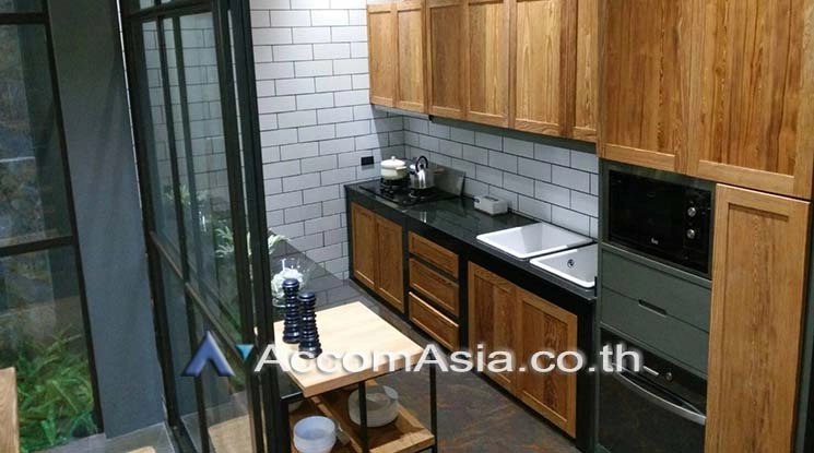 9  3 br House for rent and sale in Sathorn ,Bangkok BTS Surasak AA18321