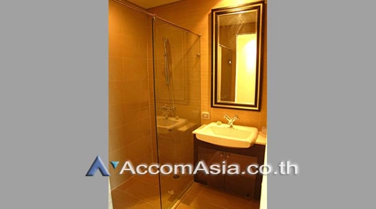  1  3 br Condominium For Rent in Charoen Nakhon ,Bangkok BTS Krung Thon Buri at WaterMark Chaophraya River AA18338