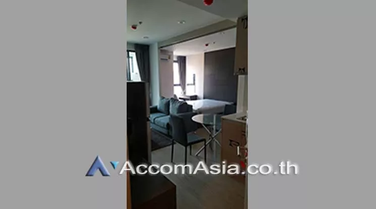  1 Bedroom  Condominium For Rent in Silom, Bangkok  near MRT Sam Yan (AA18343)