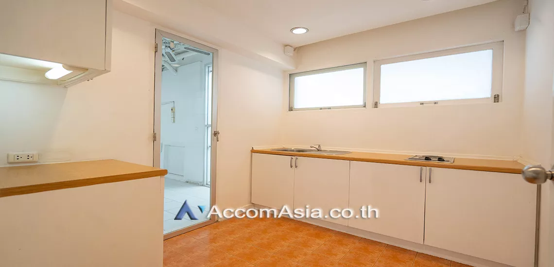 8  4 br Apartment For Rent in Ploenchit ,Bangkok BTS Ploenchit at Set among tropical atmosphere AA18355