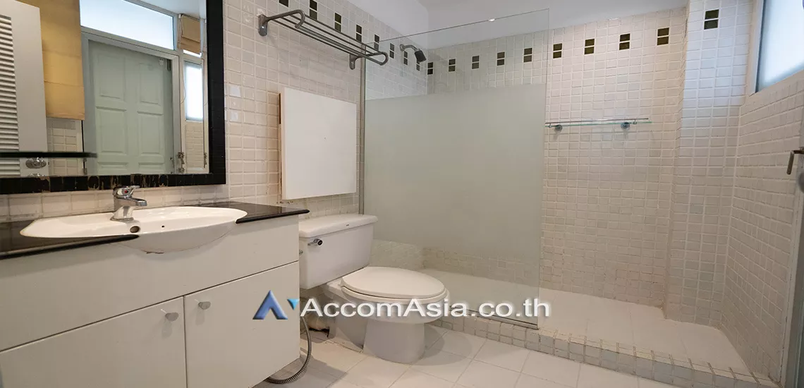 18  4 br Apartment For Rent in Ploenchit ,Bangkok BTS Ploenchit at Set among tropical atmosphere AA18355