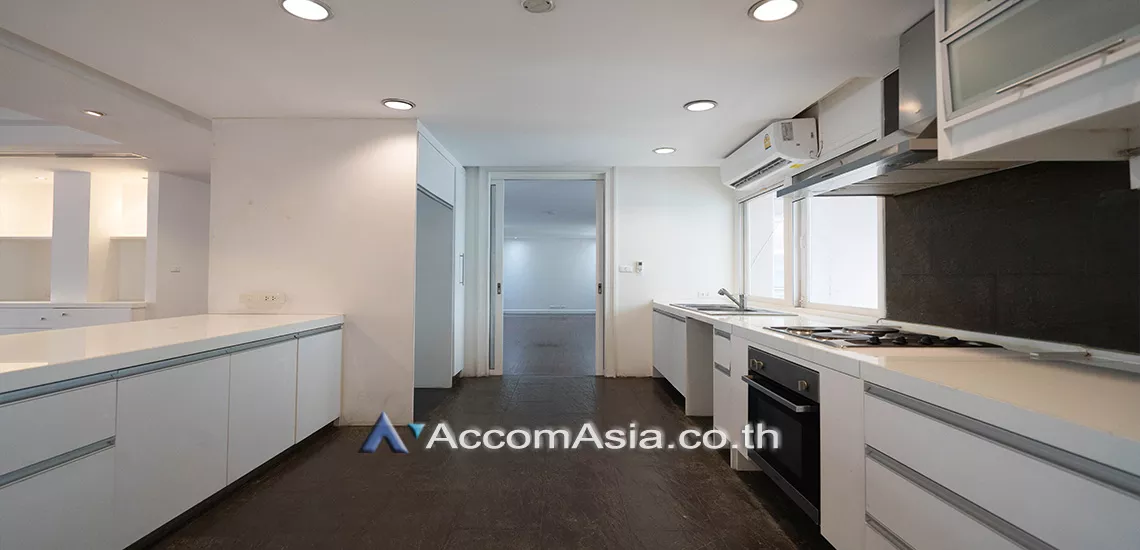 5  4 br Apartment For Rent in Ploenchit ,Bangkok BTS Ploenchit at Set among tropical atmosphere AA18355