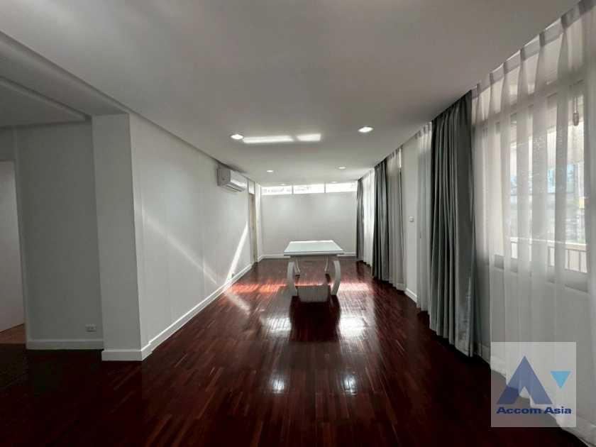 unitPenthouse, Pet friendly |  4 Bedrooms  Apartment For Rent in Ploenchit, Bangkok  near BTS Ploenchit (AA18355)