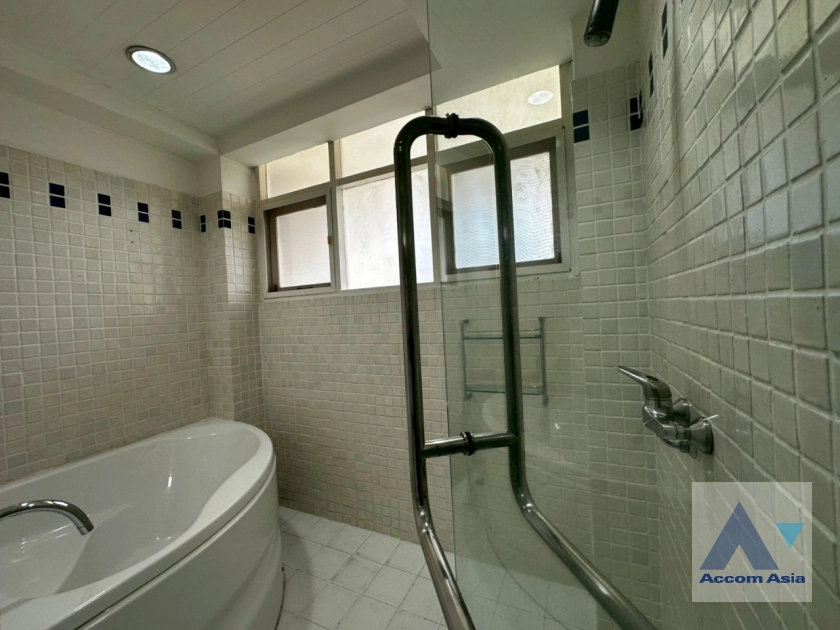 34  4 br Apartment For Rent in Ploenchit ,Bangkok BTS Ploenchit at Set among tropical atmosphere AA18355