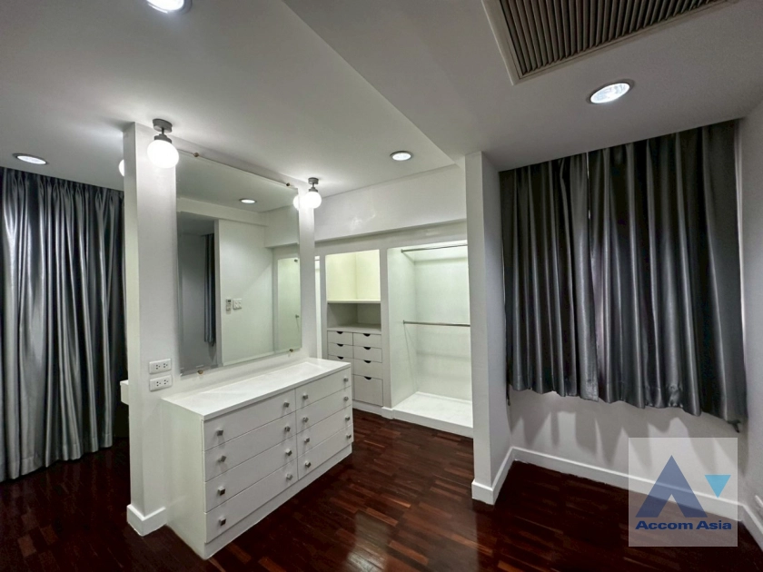 22  4 br Apartment For Rent in Ploenchit ,Bangkok BTS Ploenchit at Set among tropical atmosphere AA18355