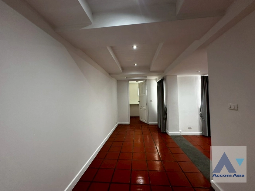 9  4 br Apartment For Rent in Ploenchit ,Bangkok BTS Ploenchit at Set among tropical atmosphere AA18355