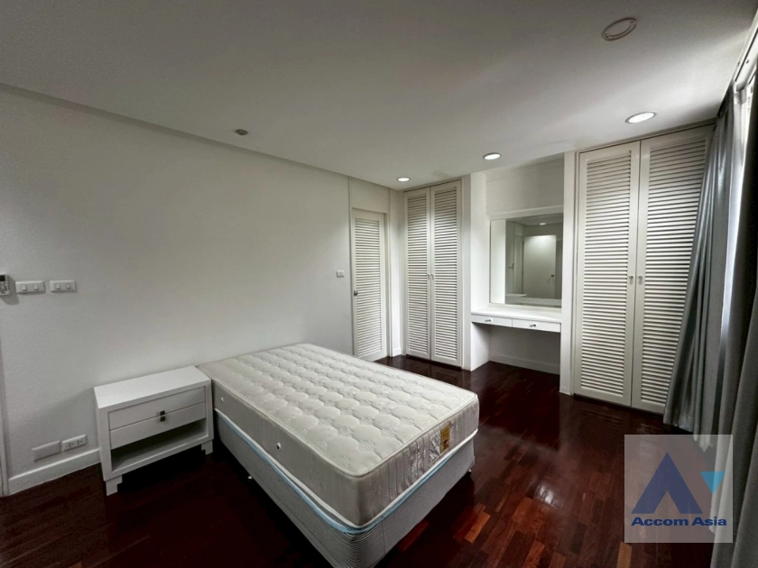 25  4 br Apartment For Rent in Ploenchit ,Bangkok BTS Ploenchit at Set among tropical atmosphere AA18355