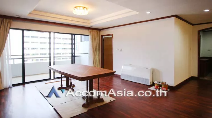  2 Bedrooms  Apartment For Rent in Sukhumvit, Bangkok  near BTS Nana - MRT Sukhumvit (AA18367)