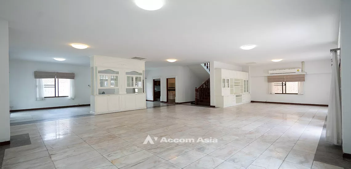 6  4 br House For Rent in Sukhumvit ,Bangkok BTS Thong Lo at Sukhumvit Villa AA18368