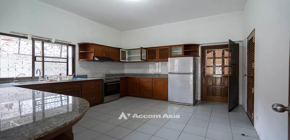 18  4 br House For Rent in Sukhumvit ,Bangkok BTS Thong Lo at Sukhumvit Villa AA18368