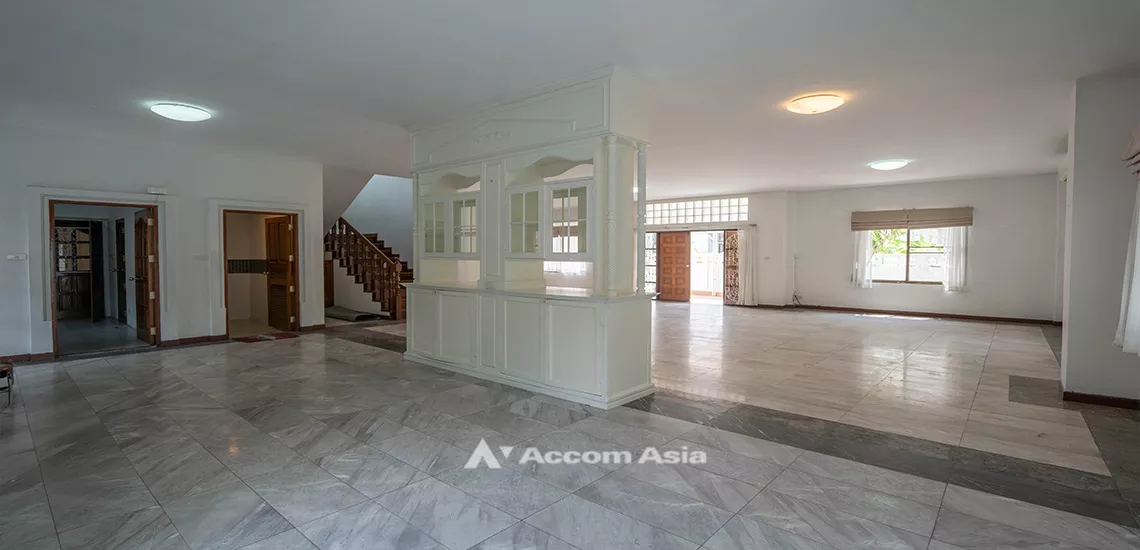 8  4 br House For Rent in Sukhumvit ,Bangkok BTS Thong Lo at Sukhumvit Villa AA18368