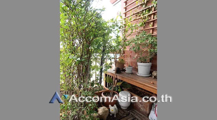  1 Bedroom  Condominium For Rent in Phaholyothin, Bangkok  near BTS Chitlom (AA18382)