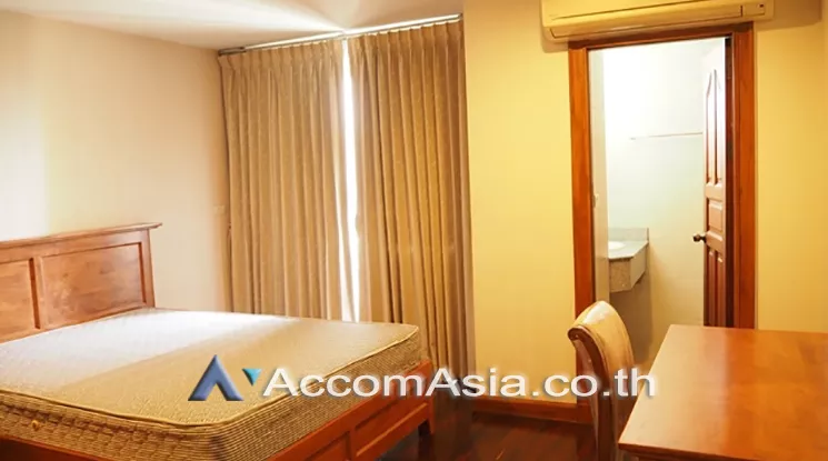 unit 3 Bedrooms  Apartment For Rent in Ploenchit, Bangkok  near BTS Ploenchit (AA18387)