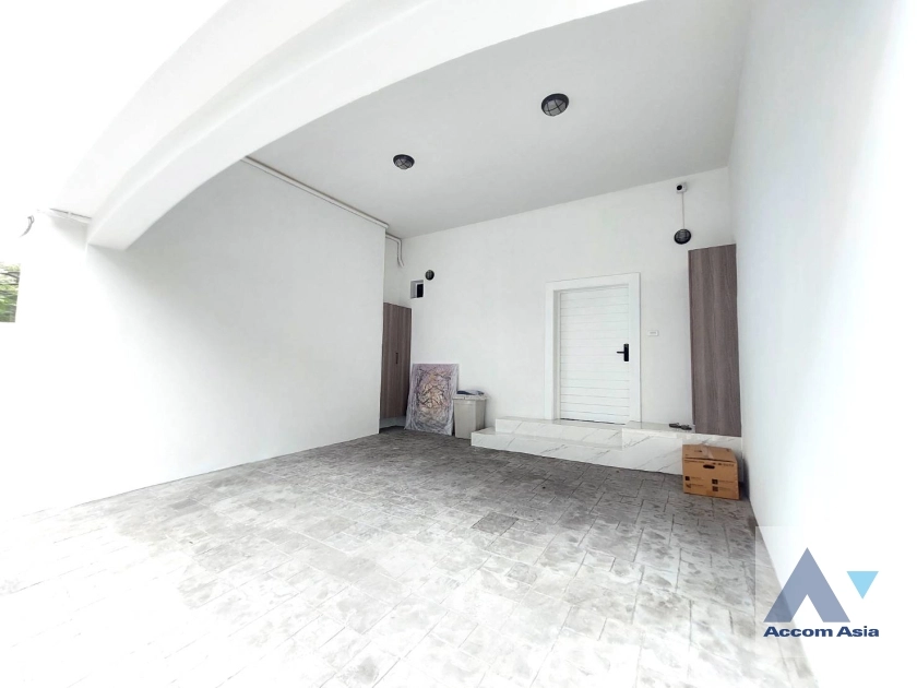 18  4 br Townhouse For Rent in Sukhumvit ,Bangkok BTS Ekkamai AA18461