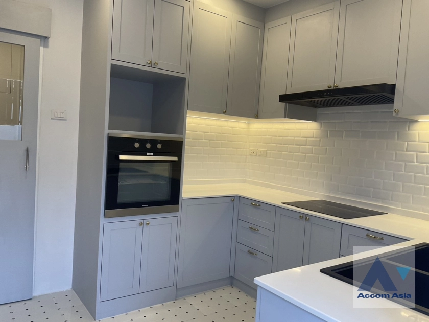 8  4 br Townhouse For Rent in Sukhumvit ,Bangkok BTS Ekkamai AA18461