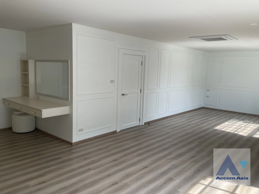 7  4 br Townhouse For Rent in Sukhumvit ,Bangkok BTS Ekkamai AA18461