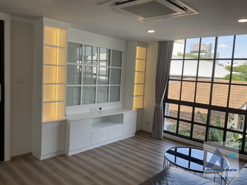 15  4 br Townhouse For Rent in Sukhumvit ,Bangkok BTS Ekkamai AA18461