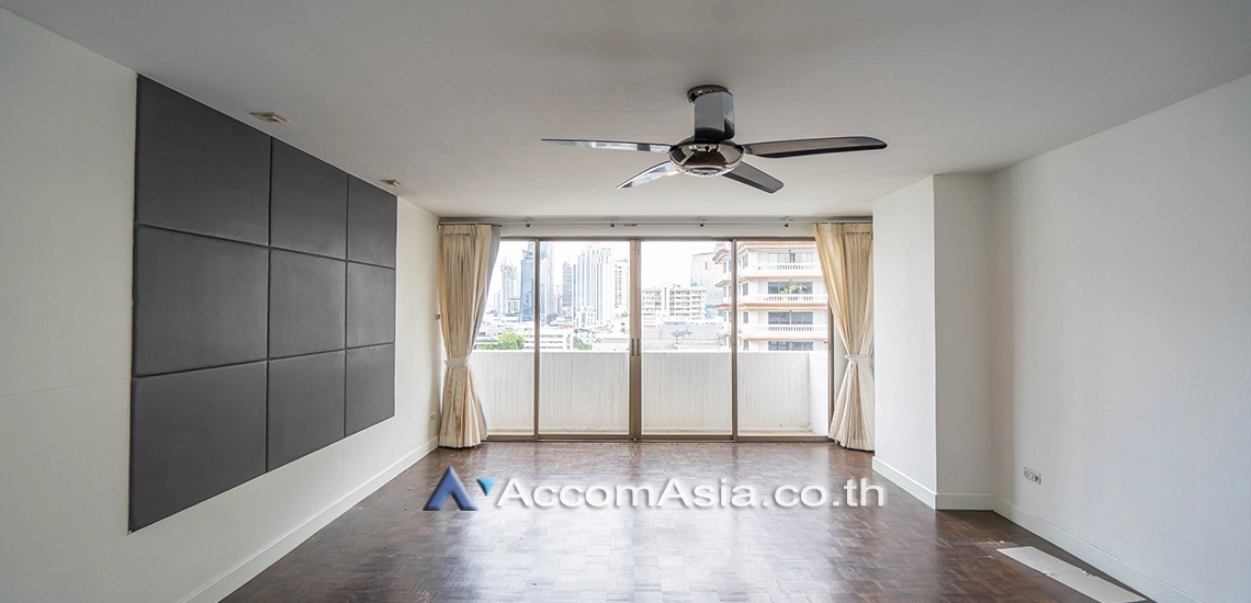 6  3 br Apartment For Rent in Sukhumvit ,Bangkok BTS Asok - MRT Sukhumvit at Family Apartment with Lake View AA18491